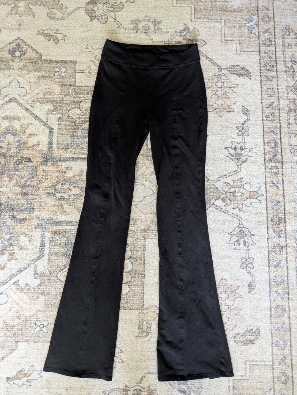 Alo Airbrush High Waist Kick Back Flutter Leggings
